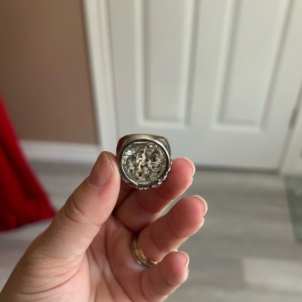 4/$50 Cluster dome statement silver band woman ring size 6 1/2 💚 - Picture 7 of 8